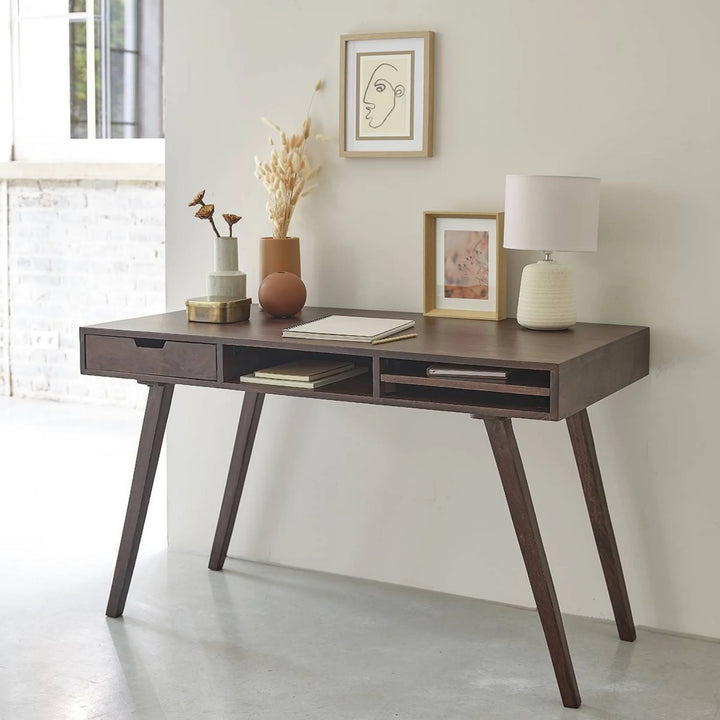 Astrid Study Desk