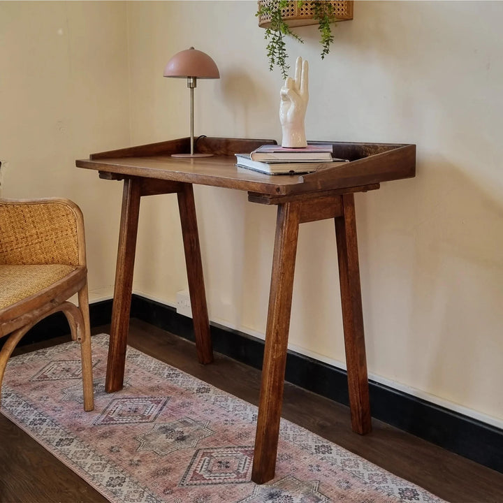 Lumina Study Desk