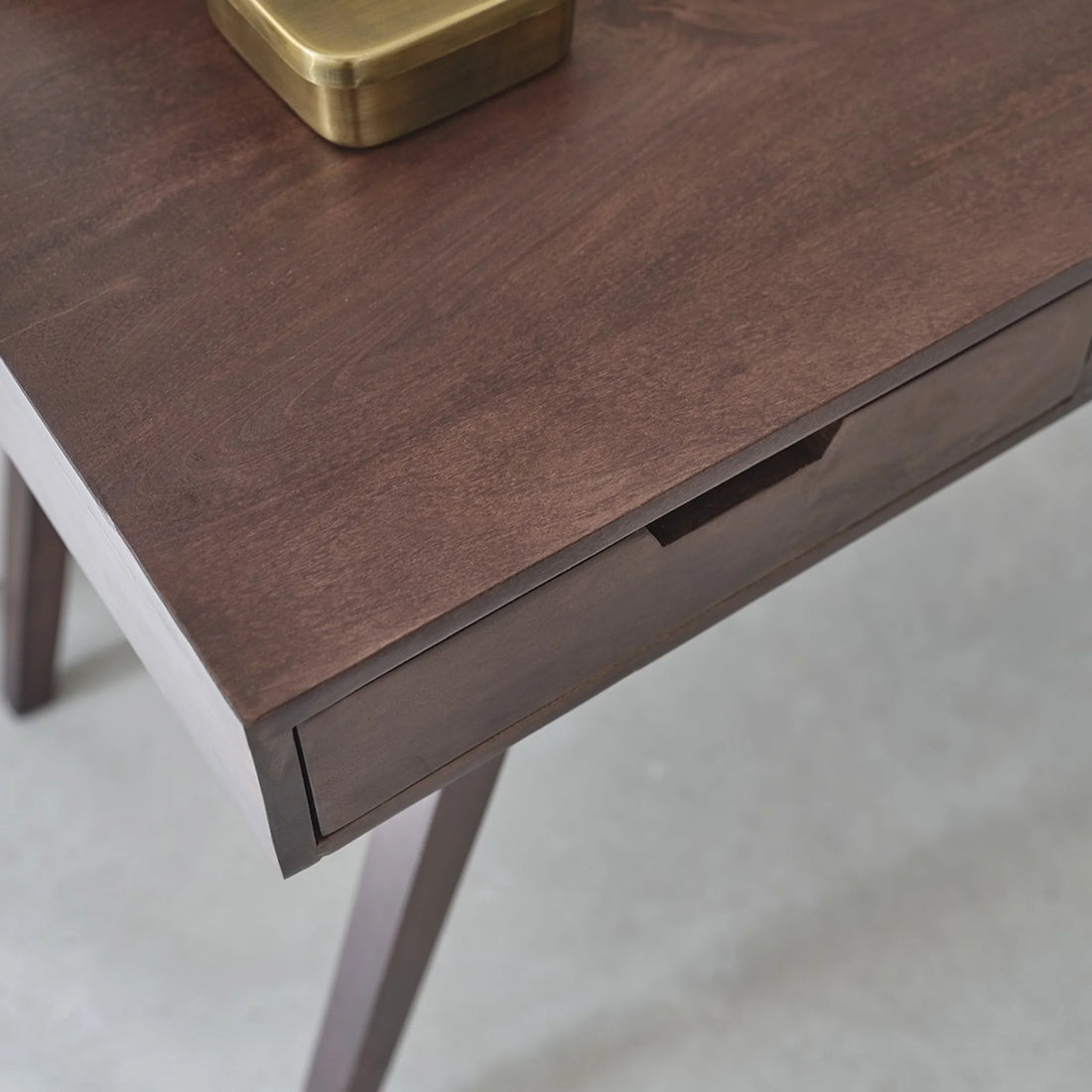 Astrid Study Desk